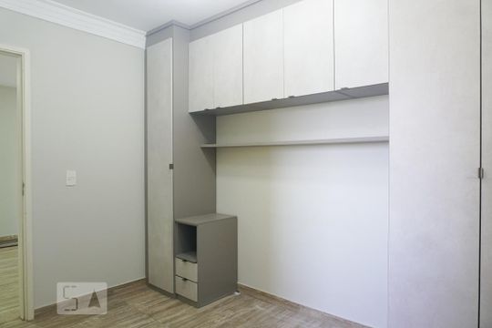 Quarto 1 de apartamento para alugar com 2 quartos, 40m² em Vila Nhocune, São Paulo