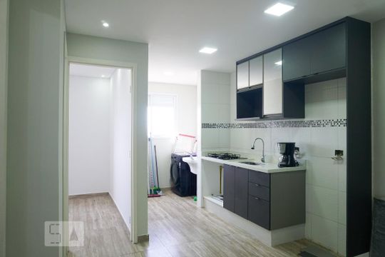 Apartamento para alugar com 2 quartos, 40m² em Vila Nhocune, São Paulo