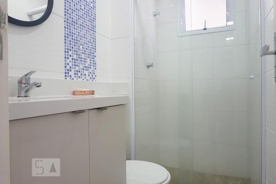 Banheiro de apartamento para alugar com 2 quartos, 40m² em Vila Nhocune, São Paulo