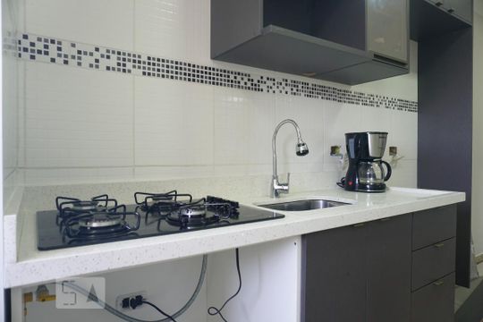 Sala/Cozinha de apartamento para alugar com 2 quartos, 40m² em Vila Nhocune, São Paulo