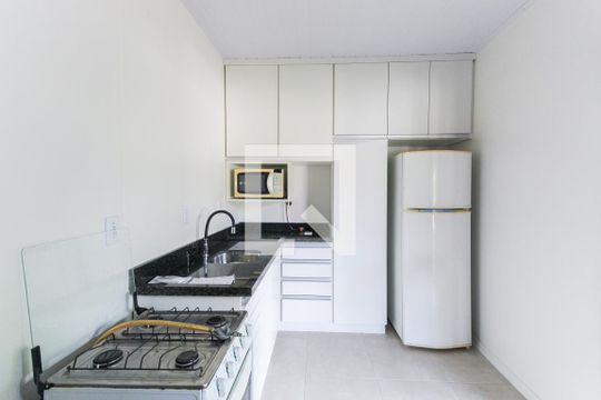 Cozinha de casa para alugar com 1 quarto, 30m² em Glória, Porto Alegre