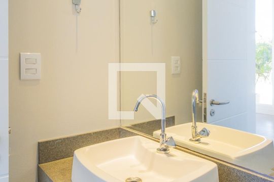 Lavabo de casa de condomínio à venda com 3 quartos, 250m² em Vila Nova, Porto Alegre