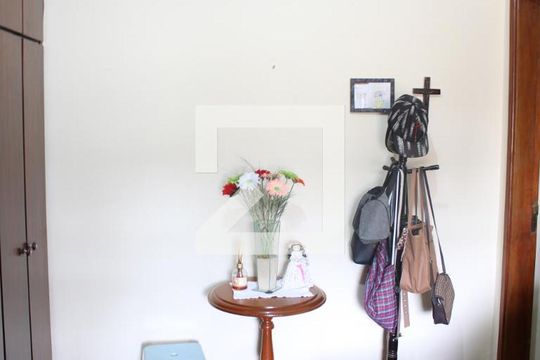 Quarto 2 de casa à venda com 5 quartos, 160m² em Vila Nogueira, Diadema