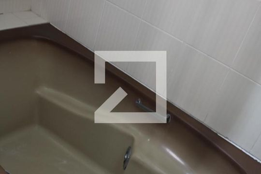 Banheira de casa à venda com 5 quartos, 160m² em Vila Nogueira, Diadema