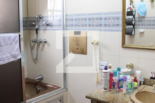 Banheiro da Suíte 1 de casa à venda com 5 quartos, 160m² em Vila Nogueira, Diadema