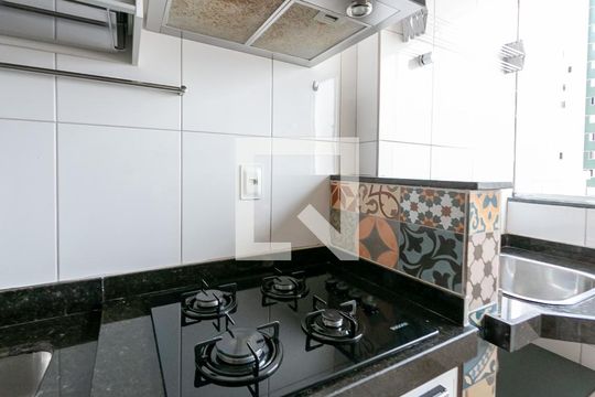Cozinha e Área de Serviço de apartamento para alugar com 3 quartos, 94m² em Buritis, Belo Horizonte