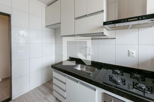 Cozinha e Área de Serviço de apartamento para alugar com 3 quartos, 94m² em Buritis, Belo Horizonte