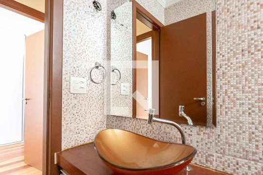 Banheiro Social de apartamento para alugar com 3 quartos, 94m² em Buritis, Belo Horizonte