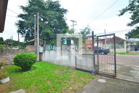 Pátio de casa à venda com 2 quartos, 55m² em Rio Branco, Canoas