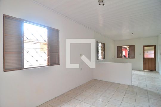 Casa à venda com 2 quartos, 55m² em Rio Branco, Canoas