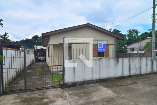 Fachada de casa à venda com 2 quartos, 55m² em Rio Branco, Canoas