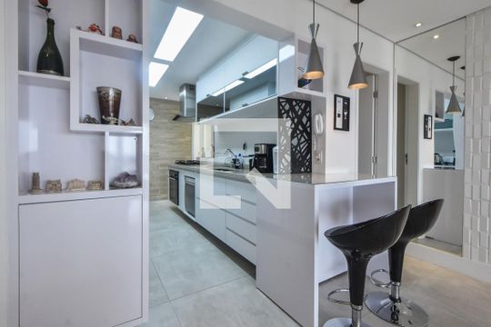 Cozinha de apartamento à venda com 3 quartos, 109m² em Jardim Aeroporto, São Paulo