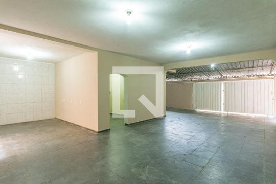 Garagem de casa para alugar com 3 quartos, 346m² em Jardim Leonor, Campinas