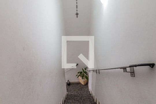 Escada Interna de casa de condomínio à venda com 2 quartos, 92m² em Vila Tibiriçá, Santo André