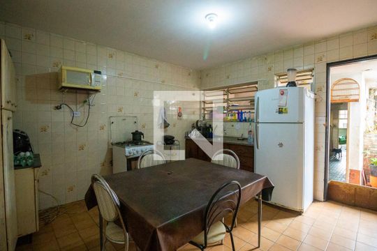 Cozinha  de casa à venda com 3 quartos, 172m² em Vila Elisio, São Paulo