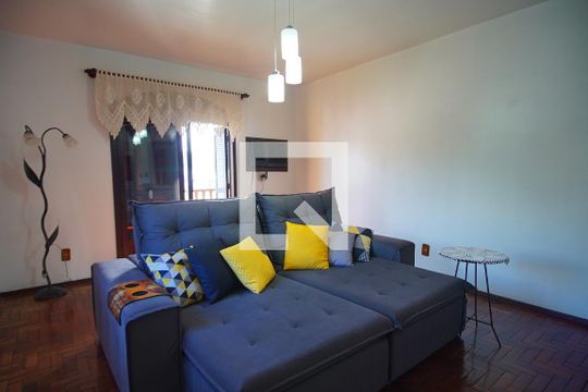 Sala de casa à venda com 7 quartos, 455m² em Jardim Itu Sabará, Porto Alegre