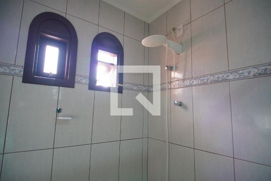 Banheiro de casa à venda com 7 quartos, 455m² em Jardim Itu Sabará, Porto Alegre