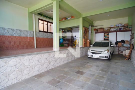 garagem de casa à venda com 7 quartos, 455m² em Jardim Itu Sabará, Porto Alegre