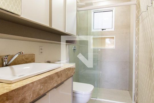 Banheiro de casa para alugar com 2 quartos, 112m² em Igara, Canoas