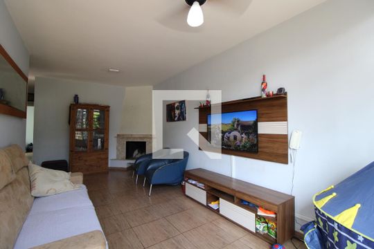 Sala de casa à venda com 3 quartos, 240m² em Jardim Dom Bosco, São Paulo