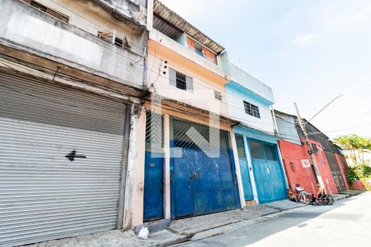Fachada de casa à venda com 6 quartos, 150m² em Vila Arapua, São Paulo