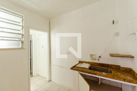 Cozinha  de apartamento à venda com 2 quartos, 49m² em Icaraí, Niterói