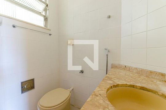 Banheiro de apartamento à venda com 2 quartos, 49m² em Icaraí, Niterói