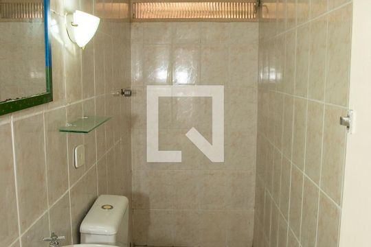 Banheiro 2 de casa à venda com 3 quartos, 250m² em Parque Colonial, São Paulo