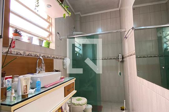 Banheiro de apartamento para alugar com 3 quartos, 157m² em Centro, São Leopoldo