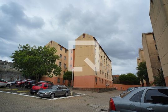 Fachada do bloco de apartamento à venda com 2 quartos, 40m² em Mário Quintana, Porto Alegre