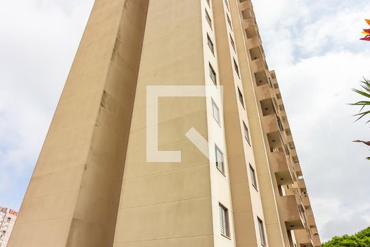 Fachada de apartamento para alugar com 2 quartos, 55m² em Jardim Roberto, Osasco