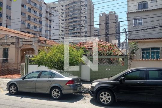 Fachada de casa à venda com 5 quartos, 200m² em Cachambi, Rio de Janeiro