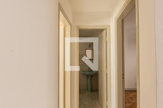 Corredor de apartamento para alugar com 1 quarto, 50m² em Vila Gomes Cardim, São Paulo