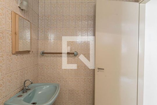 Banheiro Social de apartamento para alugar com 1 quarto, 50m² em Vila Gomes Cardim, São Paulo