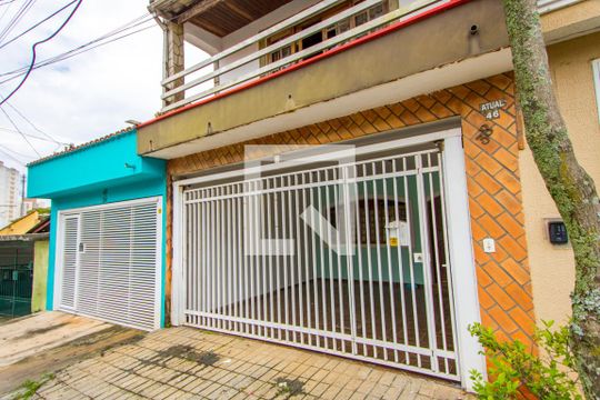 Fachada de casa para alugar com 2 quartos, 280m² em Parque Novo Oratório, Santo André