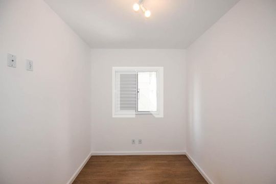 Quarto de apartamento à venda com 2 quartos, 57m² em Parque Taboao, Taboão da Serra