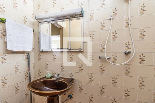 Banheiro 1 de casa à venda com 4 quartos, 249m² em Olímpico, São Caetano do Sul