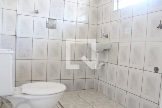 Banheiro de apartamento para alugar com 1 quarto, 26m² em Centro, São Vicente