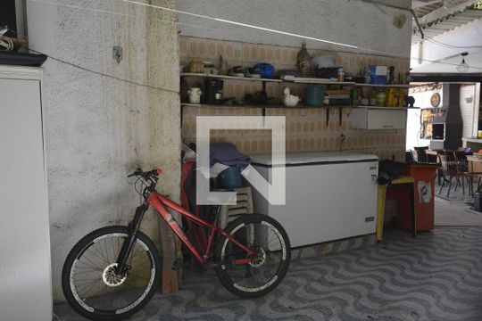 Área de Serviço de casa para alugar com 6 quartos, 400m² em Zumbi, Rio de Janeiro