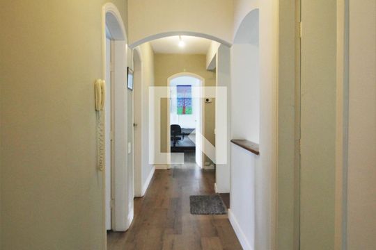 Corredor de casa à venda com 4 quartos, 260m² em Jardim Morumbi, São Paulo