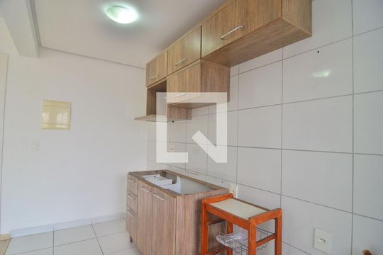 Cozinha de apartamento para alugar com 2 quartos, 57m² em Centro, Canoas