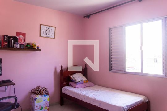 Quarto 1 de casa para alugar com 3 quartos, 150m² em Vila Marari, São Paulo