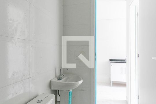 Banheiro de apartamento para alugar com 1 quarto, 31m² em Vila Prudente, São Paulo