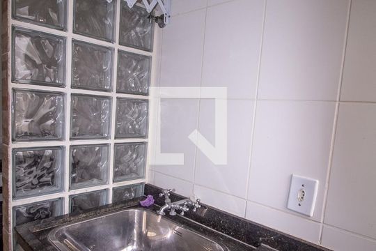 Área de Serviço de apartamento para alugar com 1 quarto, 45m² em Parque São Lourenço, São Paulo