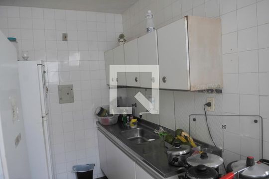Cozinha de apartamento para alugar com 3 quartos, 108m² em Pituba, Salvador