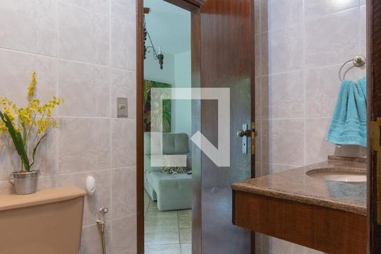 Banheiro da Suíte 1  de casa para alugar com 4 quartos, 500m² em Jardim Apolo Ii, São José dos Campos