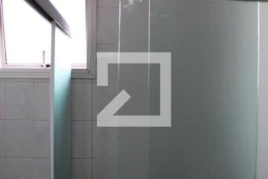 Banheiro de apartamento para alugar com 2 quartos, 56m² em Eldorado, São Paulo