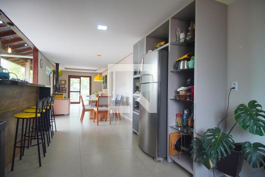 Cozinha de casa à venda com 3 quartos, 290m² em Rondônia, Novo Hamburgo