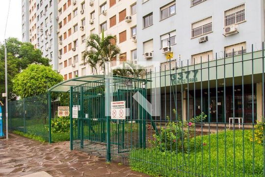 Fachada de apartamento à venda com 2 quartos, 49m² em Praia de Belas, Porto Alegre