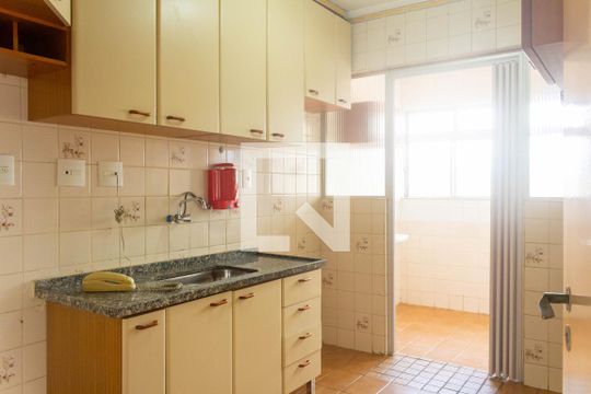 Cozinha de apartamento à venda com 3 quartos, 70m² em Cidade Ademar, São Paulo